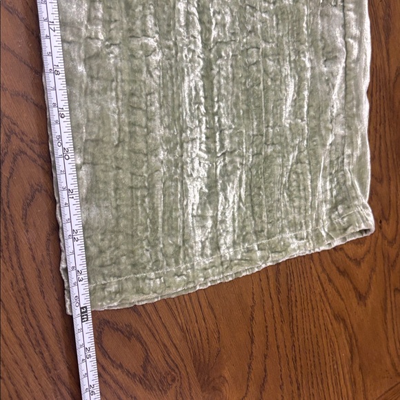 ZARA Trafaluc Crushed Velvet Pants Velvet Pants in Sage Green - Picture 9 of 10
